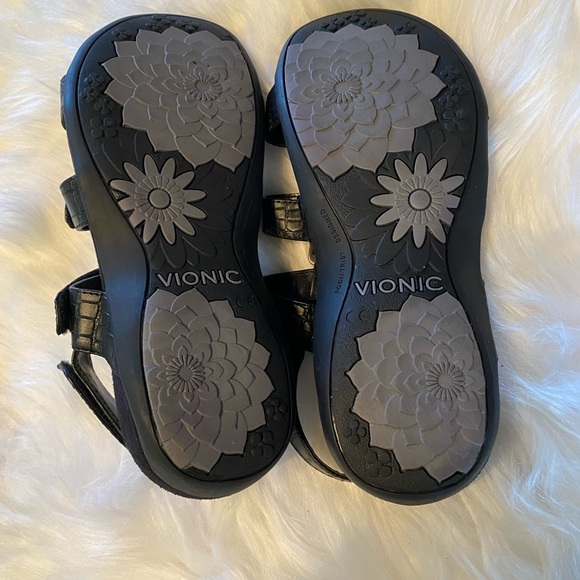 Vionic Sandals - Picture 2 of 5
